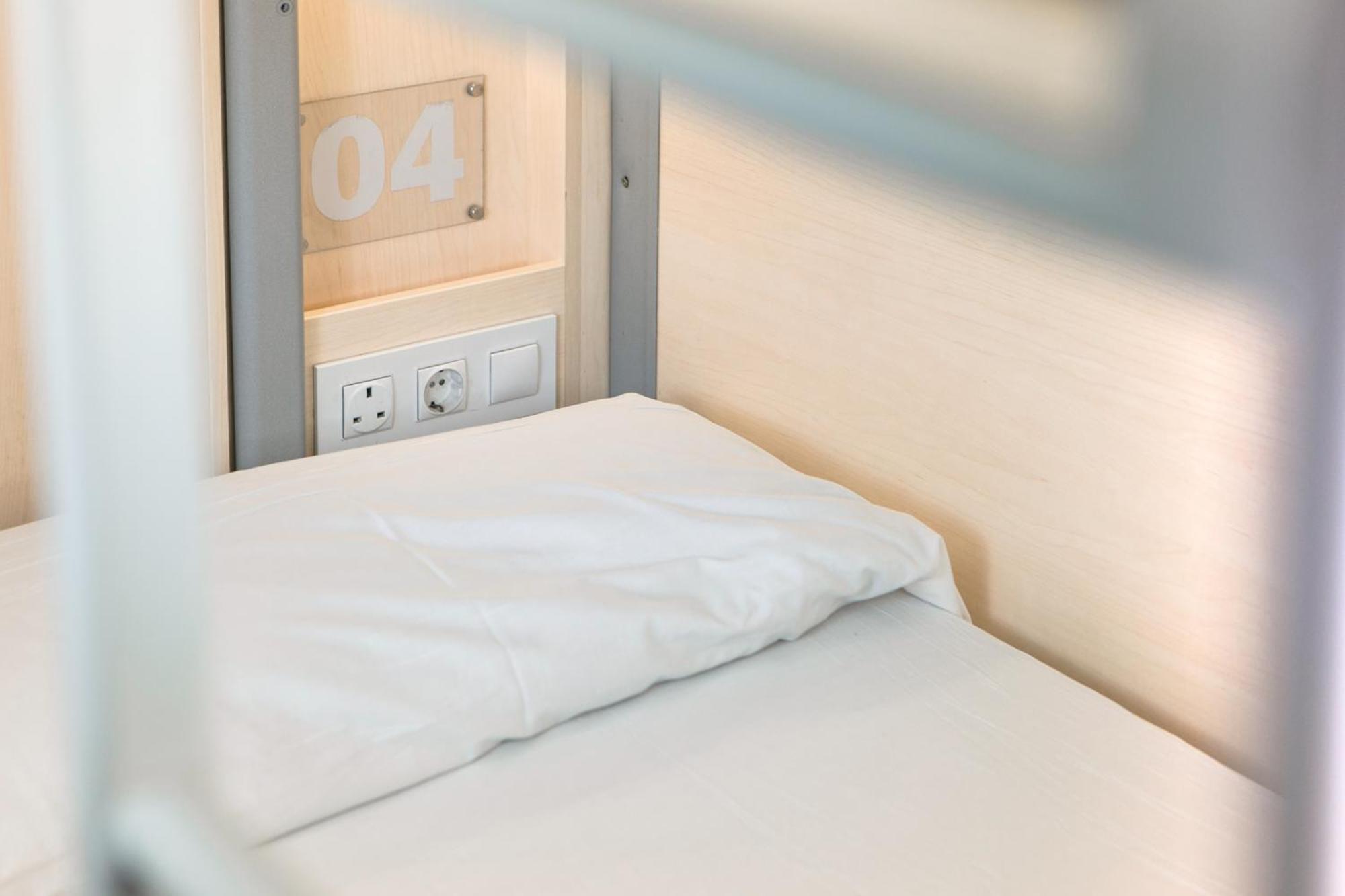 Single Bed in 6-Bed Dormitory Room,1226896400:JPEG